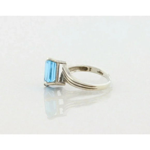 Sterling Silver Blue Topaz Ring Size 6 3/4 - Picture 6 of 7